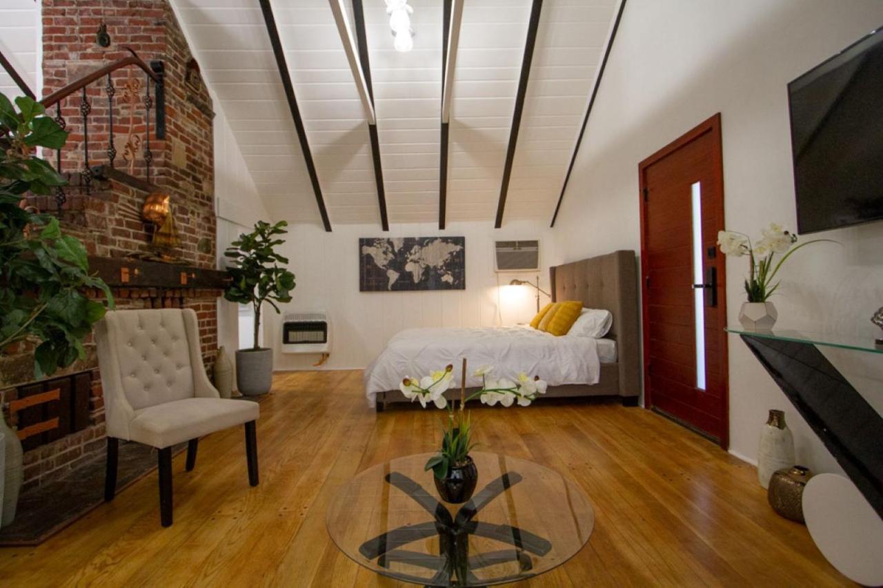 Dreamy Farmhouse In Studio City Los Angeles Exterior photo